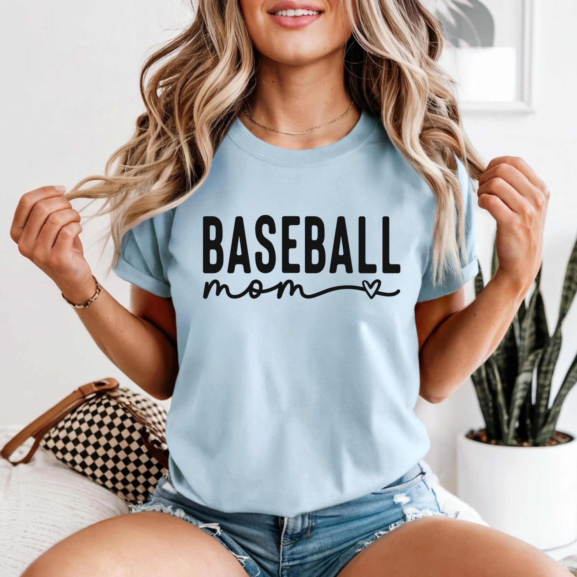 Baseball Mom T-Shirt – Cute Script Heart Sports Tee for Moms