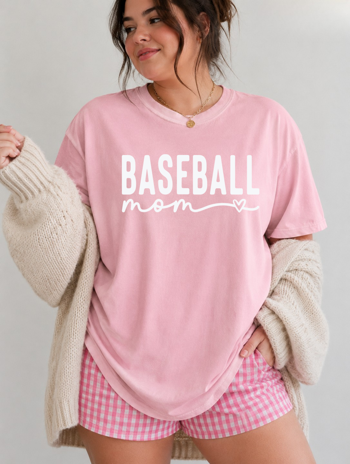 Baseball Mom T-Shirt – Cute Script Heart Sports Tee for Moms